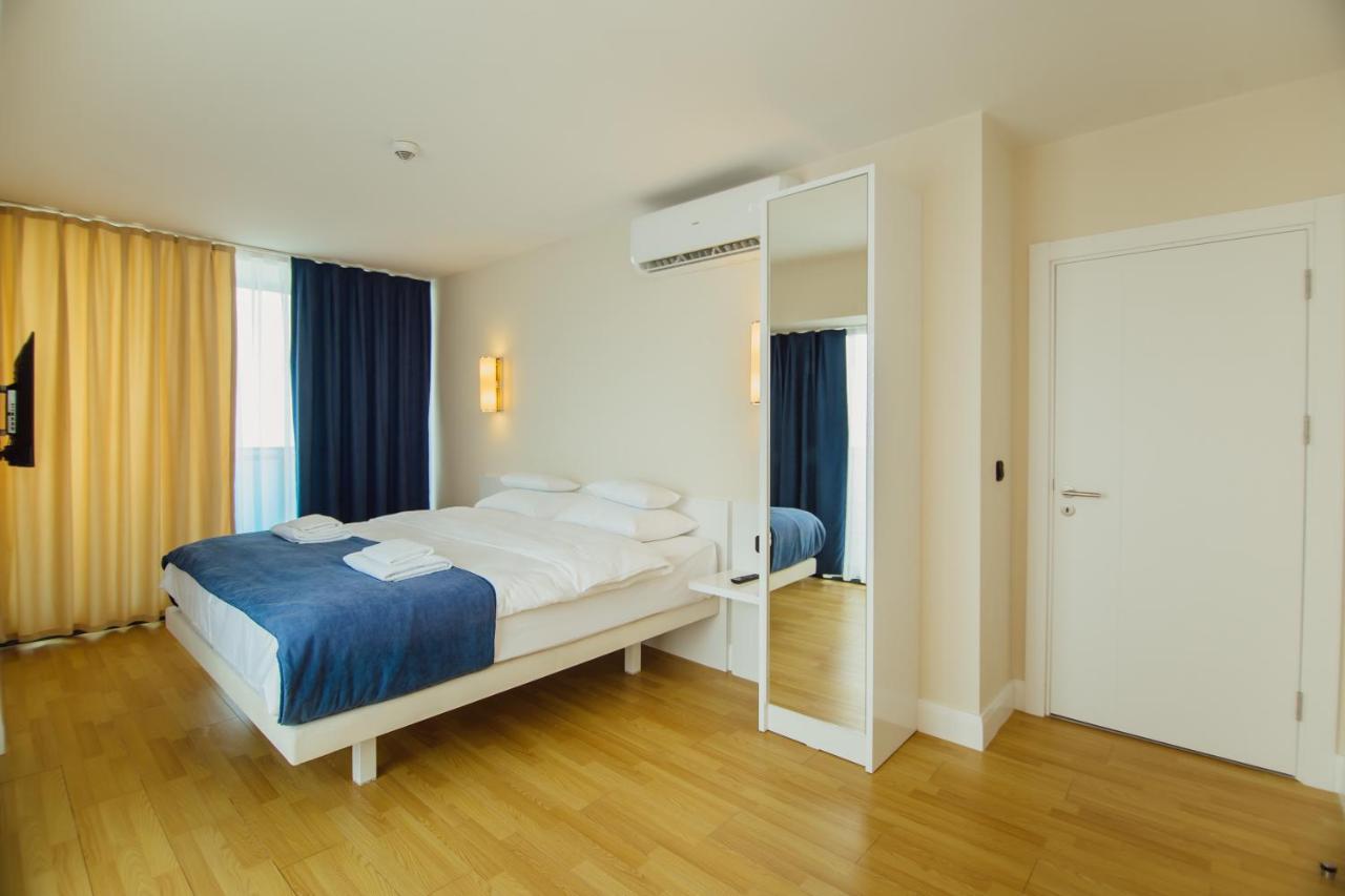 Premium Aparthotel With Sea View Batumi Exterior photo