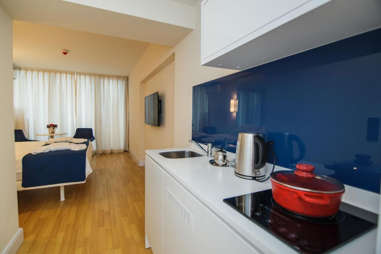 Premium Aparthotel With Sea View Batumi Exterior photo